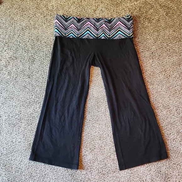 No Boundaries | Neon Fold Over Crops - Picture 7 of 9